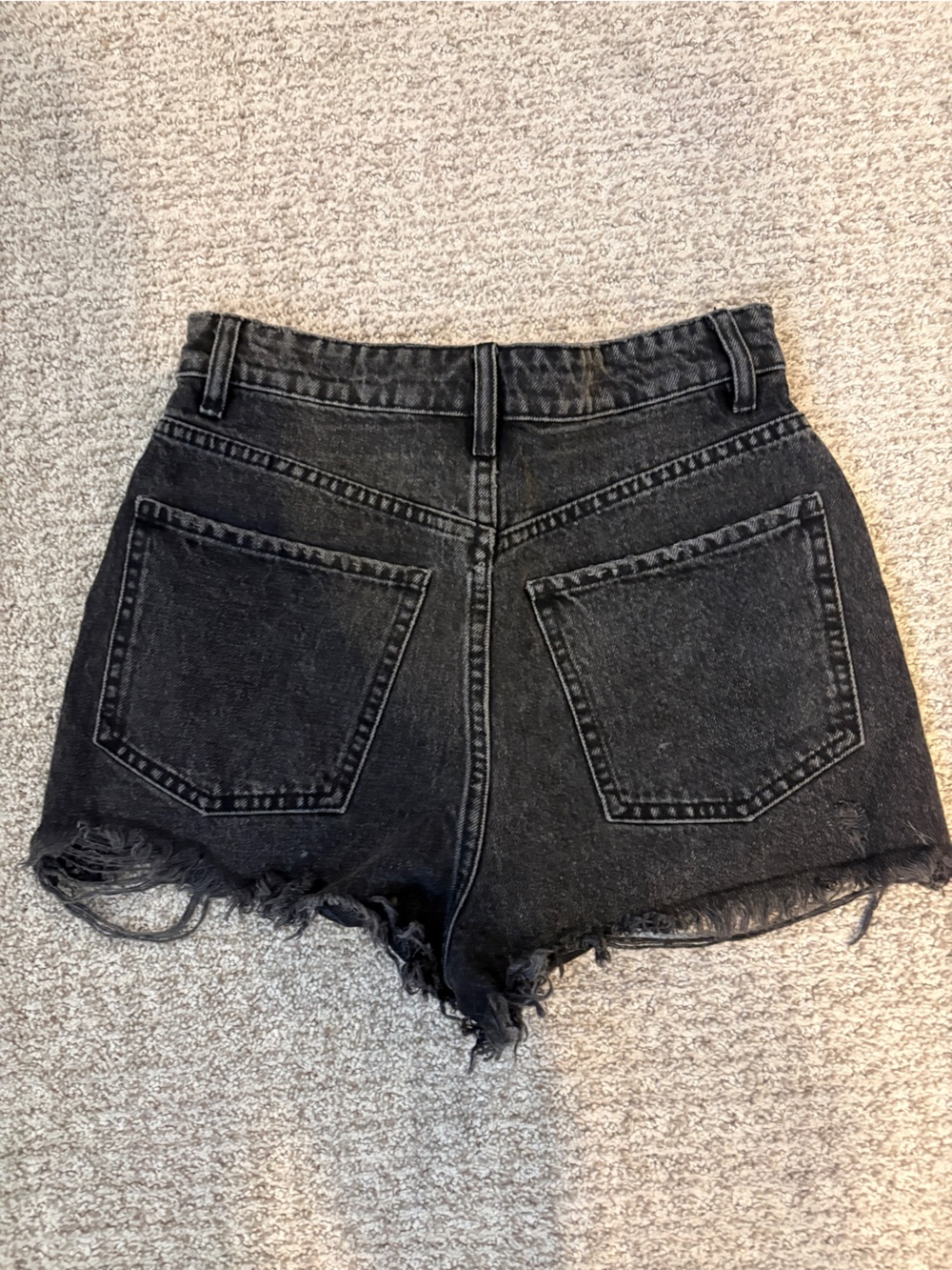 Zara Black High-Rise Frayed Hem Denim Shorts Size 2 - Picture 3 of 3